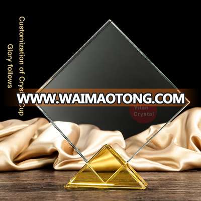 Wholesale New Arrival Rhrombus Shape Blank Customize Jade Glass Award Trophy With Gold Triangle Base For Recommendation Souvenir